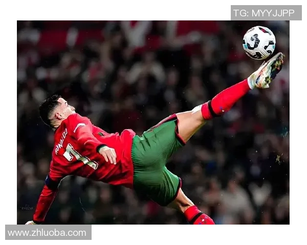 碧眼足球明星的传奇故事与成就揭秘 碧眼足球明星的传奇故事与成就揭秘