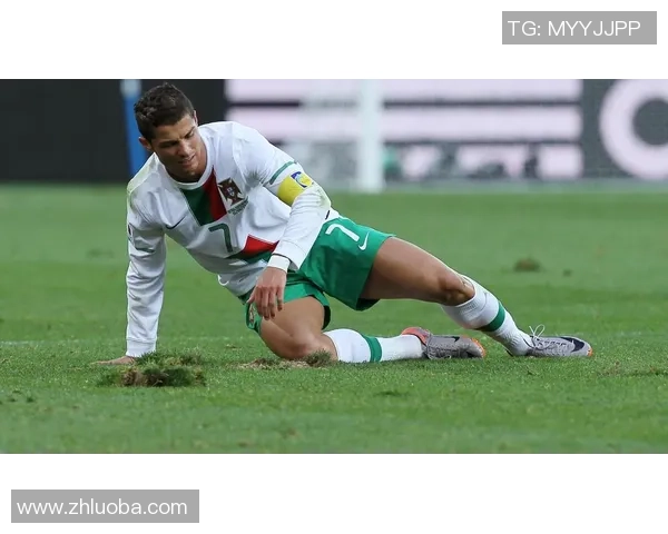 花样足球明星化身老头展现别样风采引发球迷热议 花样足球明星化身老头展现别样风采引发球迷热议