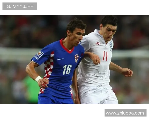 足球明星白发人追忆青春岁月与荣耀瞬间的传奇人生